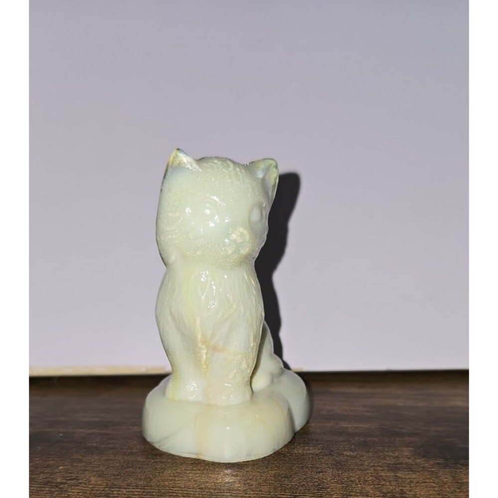 Boyd Glass Miss Cotton on Pillow vintage cat 'Old Ivory' UV reactive